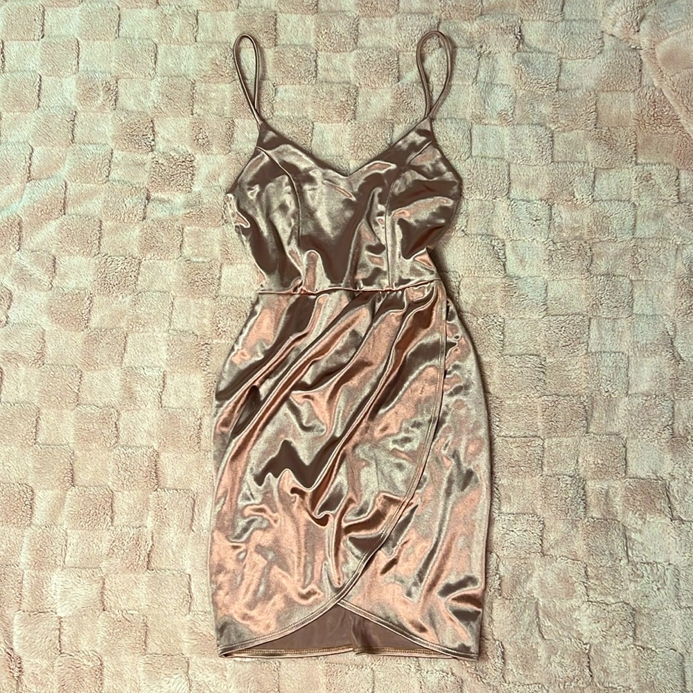 Bronze Lulus Minidress - never worn - Perfect for holidays!